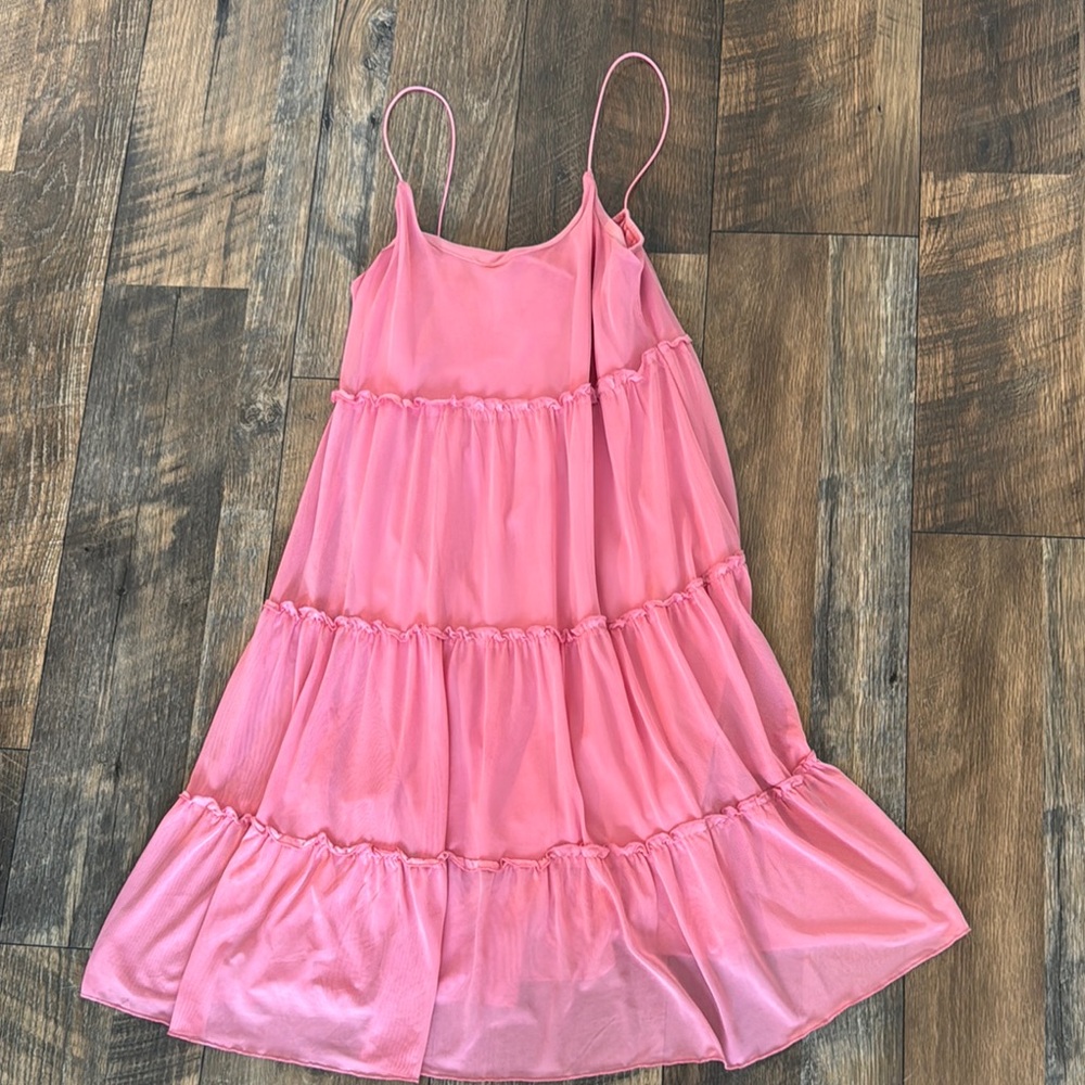 FASHION NOVA / Medium Pink Tiered Spaghetti Strap Dress